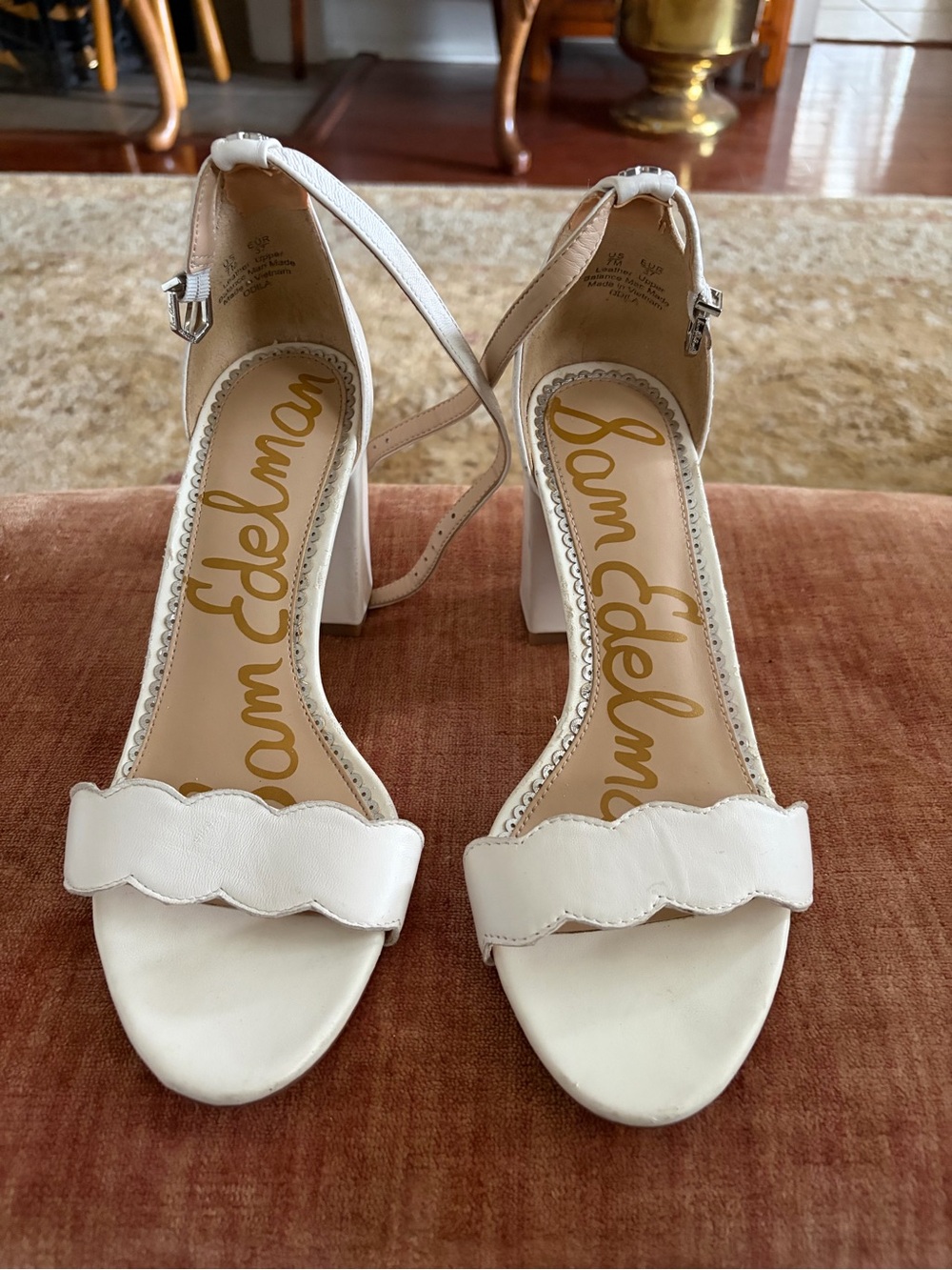 Sam Edelman White Scalloped Block Heel Sandals women's 7.5 designer cottagecore - Picture 3 of 5